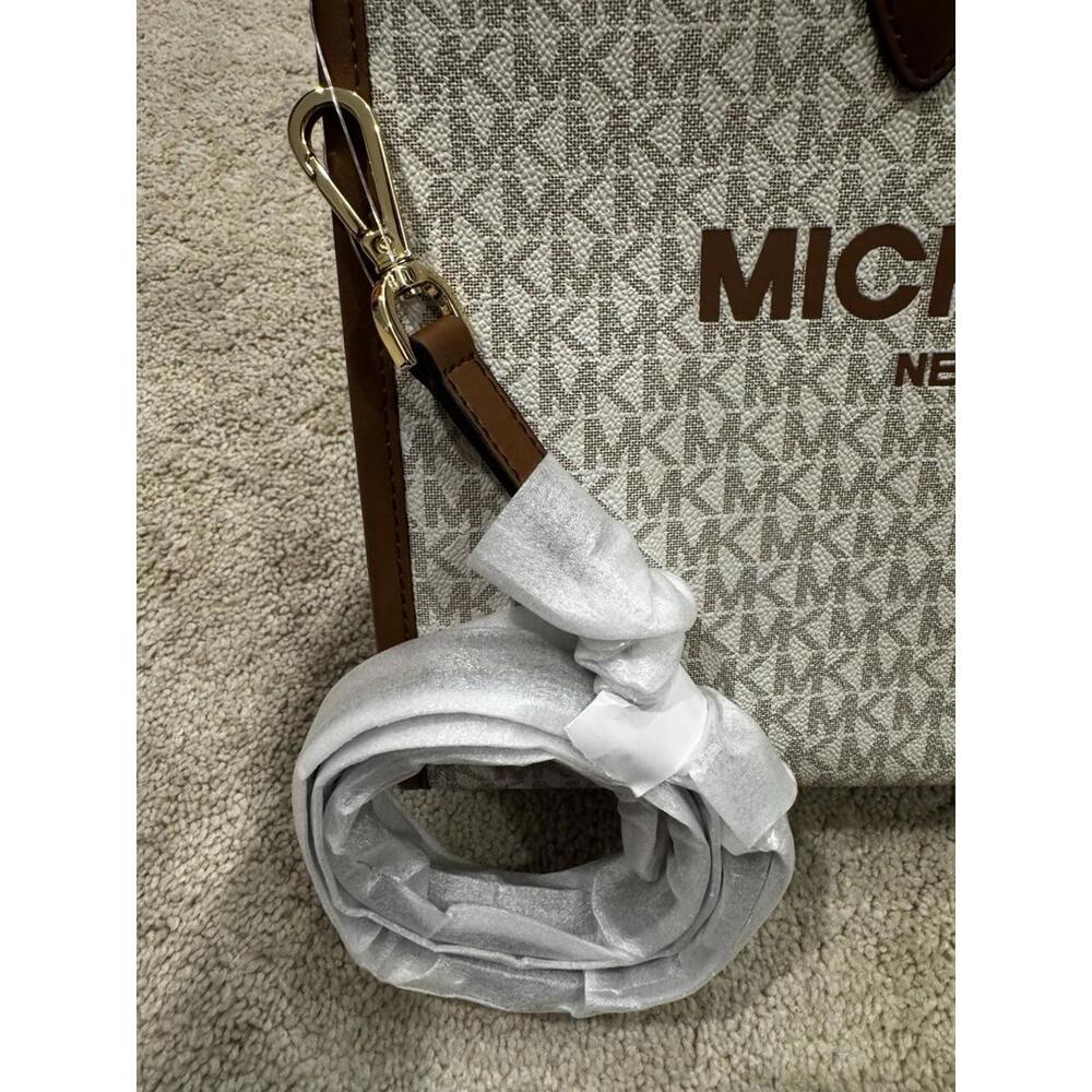 Michael Kors Mirella Medium Tote Bag (Vanilla) 35F2G7ZT2B-149 - Picture 7 of 9